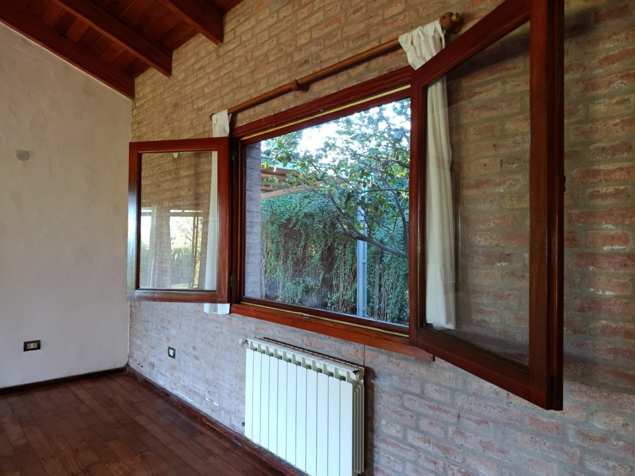 VILLA ALLENDE, TRES DORMITORIOS, GRAN SALA, PILETA, GRAN PARQUE