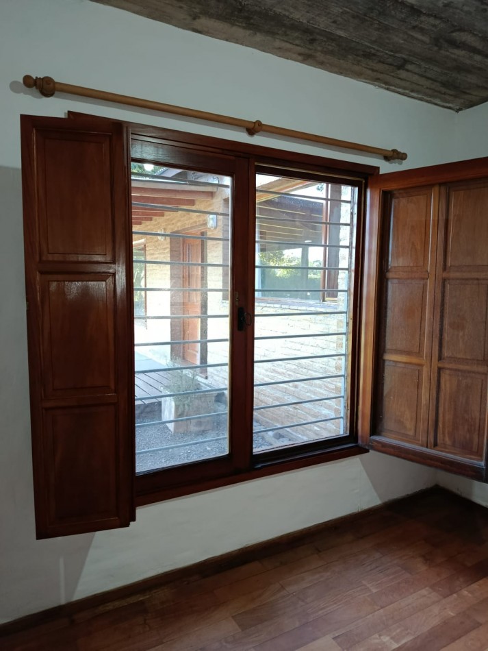 VILLA ALLENDE, TRES DORMITORIOS, GRAN SALA, PILETA, GRAN PARQUE
